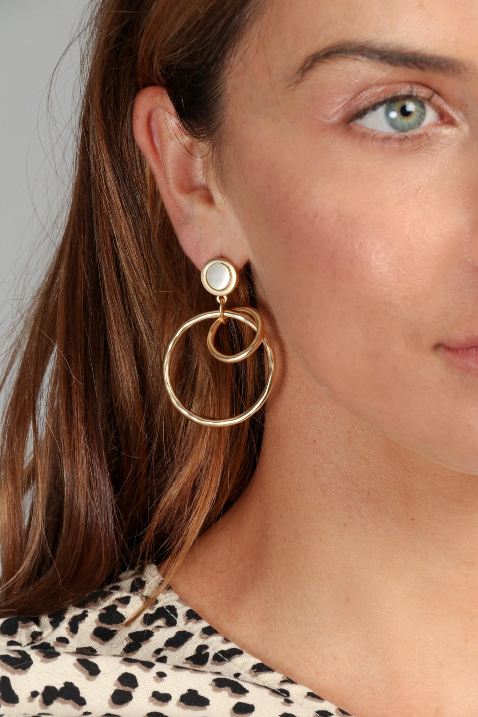 Linked Hoop Earrings in Brushed Gold
